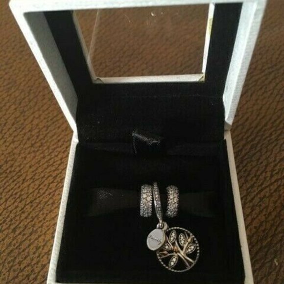 AUTHENTIC PANDORA Sterling Silver Sparkling Family tree gift set Pandora TR10957 - Picture 1 of 9